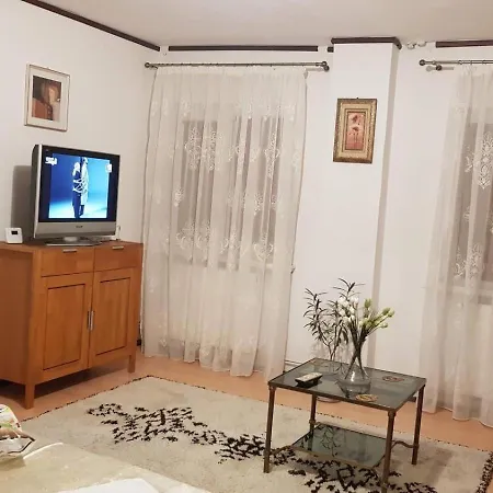 Apartament Garsoniera Utilata George Enescu
